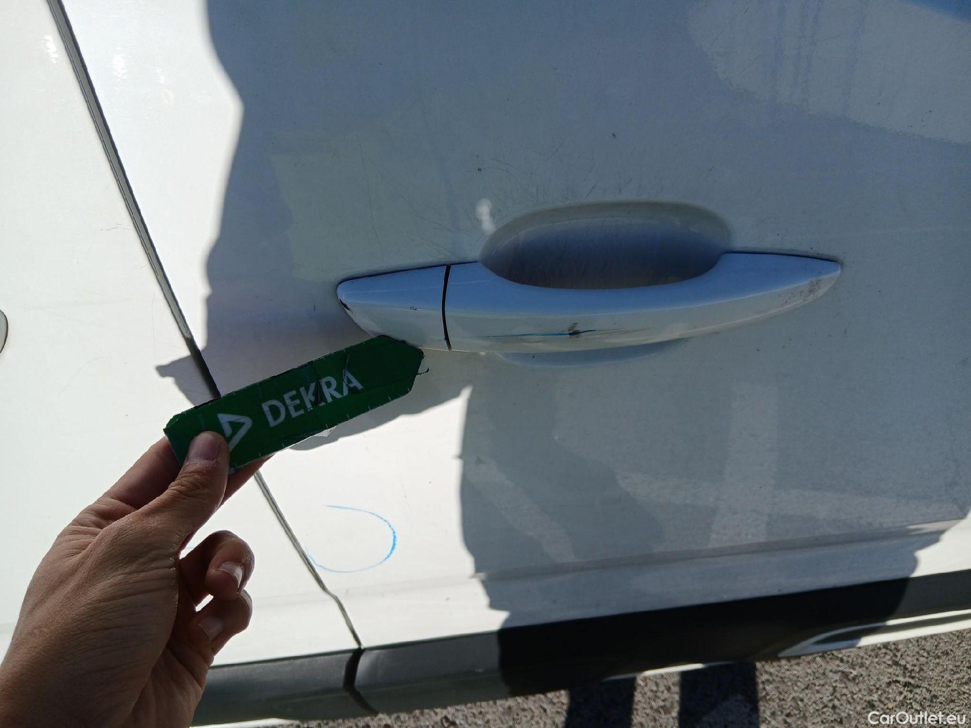  Citroen  Berlingo CITROEN  / 2018 / 5P / monovolumen compacto Talla M BlueHDi 100 SHINE #66