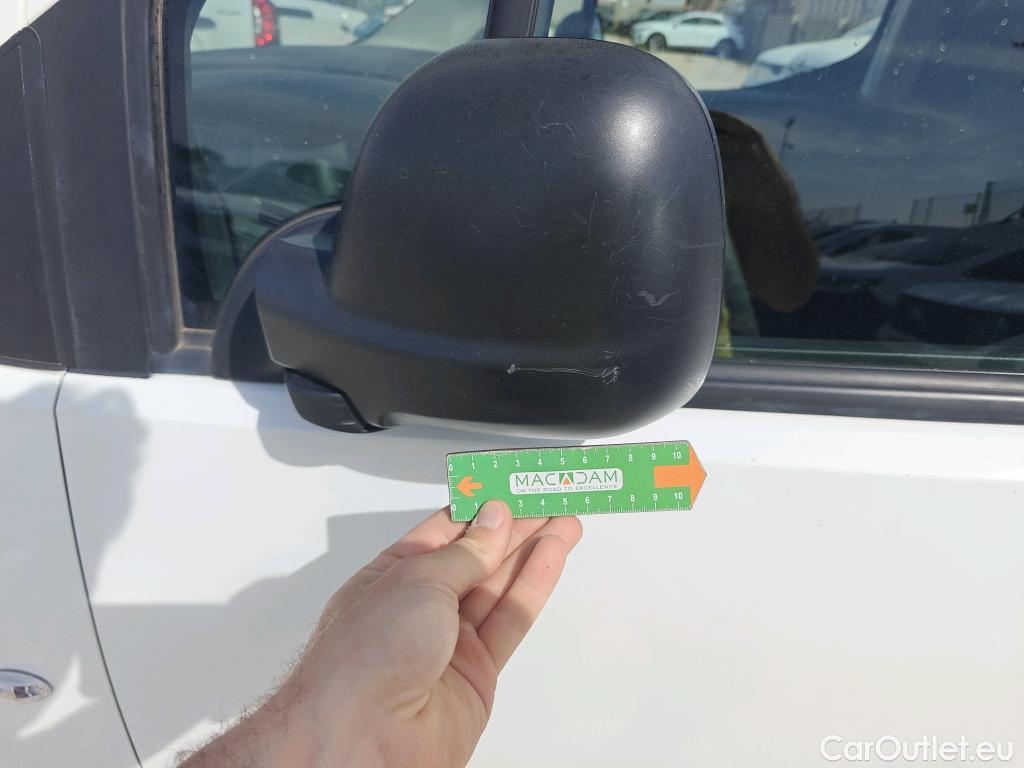  Opel  Combo OPEL  / 2018 / 3P / furgón derivado de turismo 1.5 TD 75kW (100CV) Express L H1 650kg (AC) #57