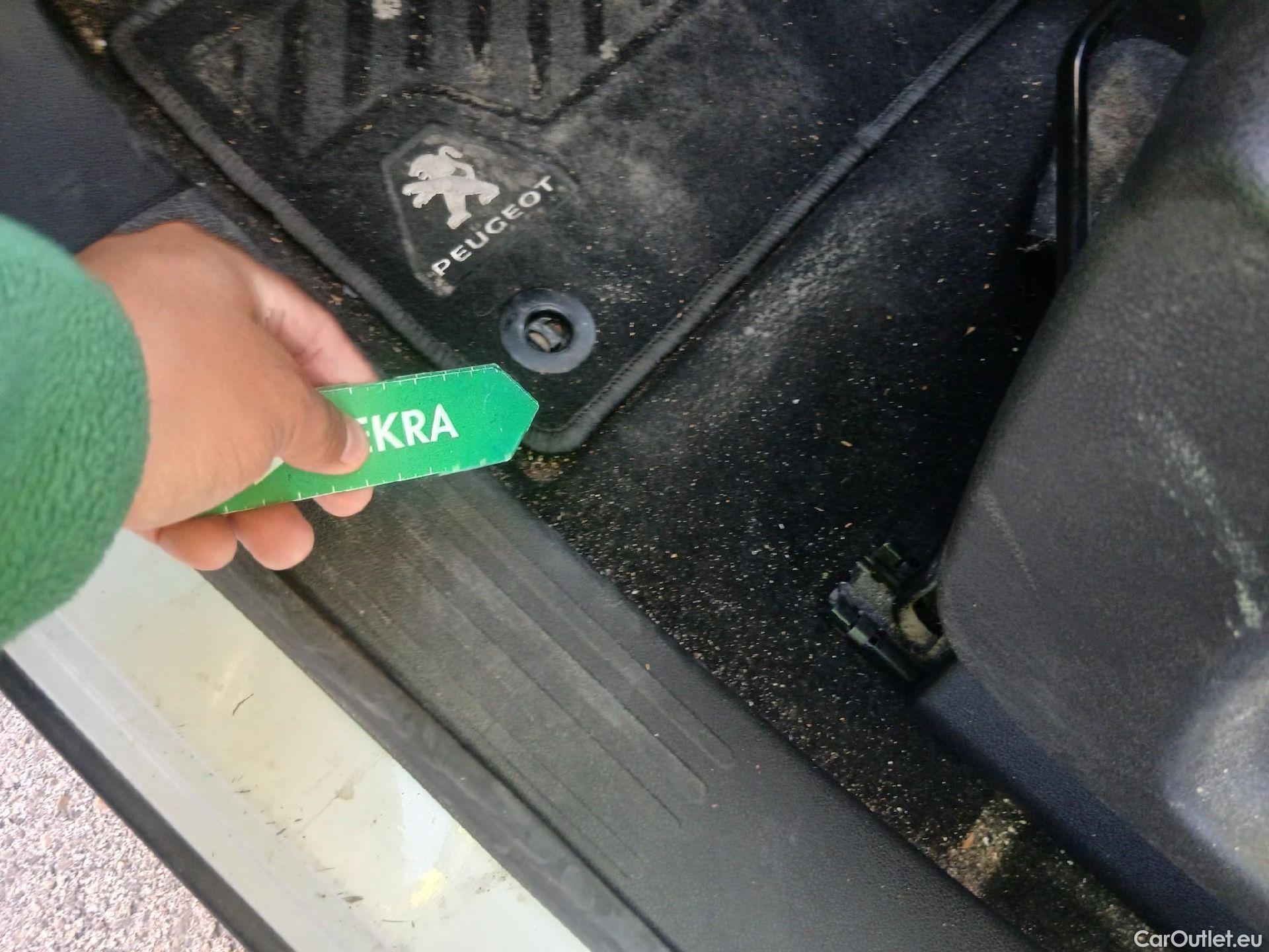  Peugeot  RIFTER PEUGEOT  / 2018 / 4P / combi Active Standard BlueHDi 73kW (IND) #14