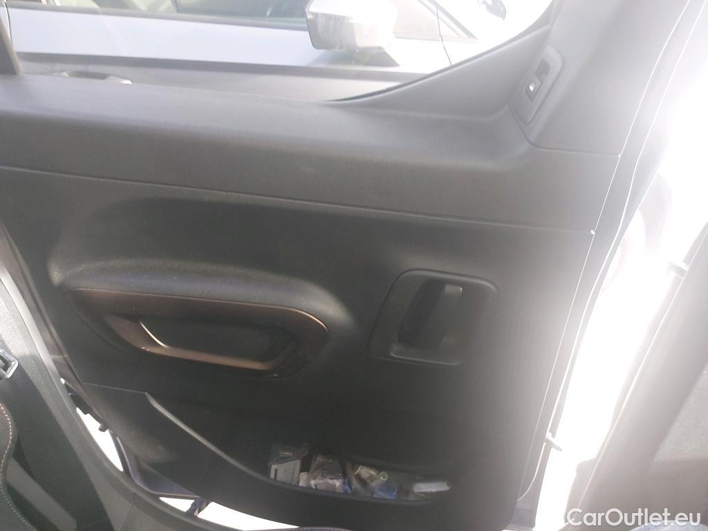  Peugeot  RIFTER PEUGEOT  / 2018 / 5P / monovolumen compacto GT Line Standard BlueHDi 96kW #22