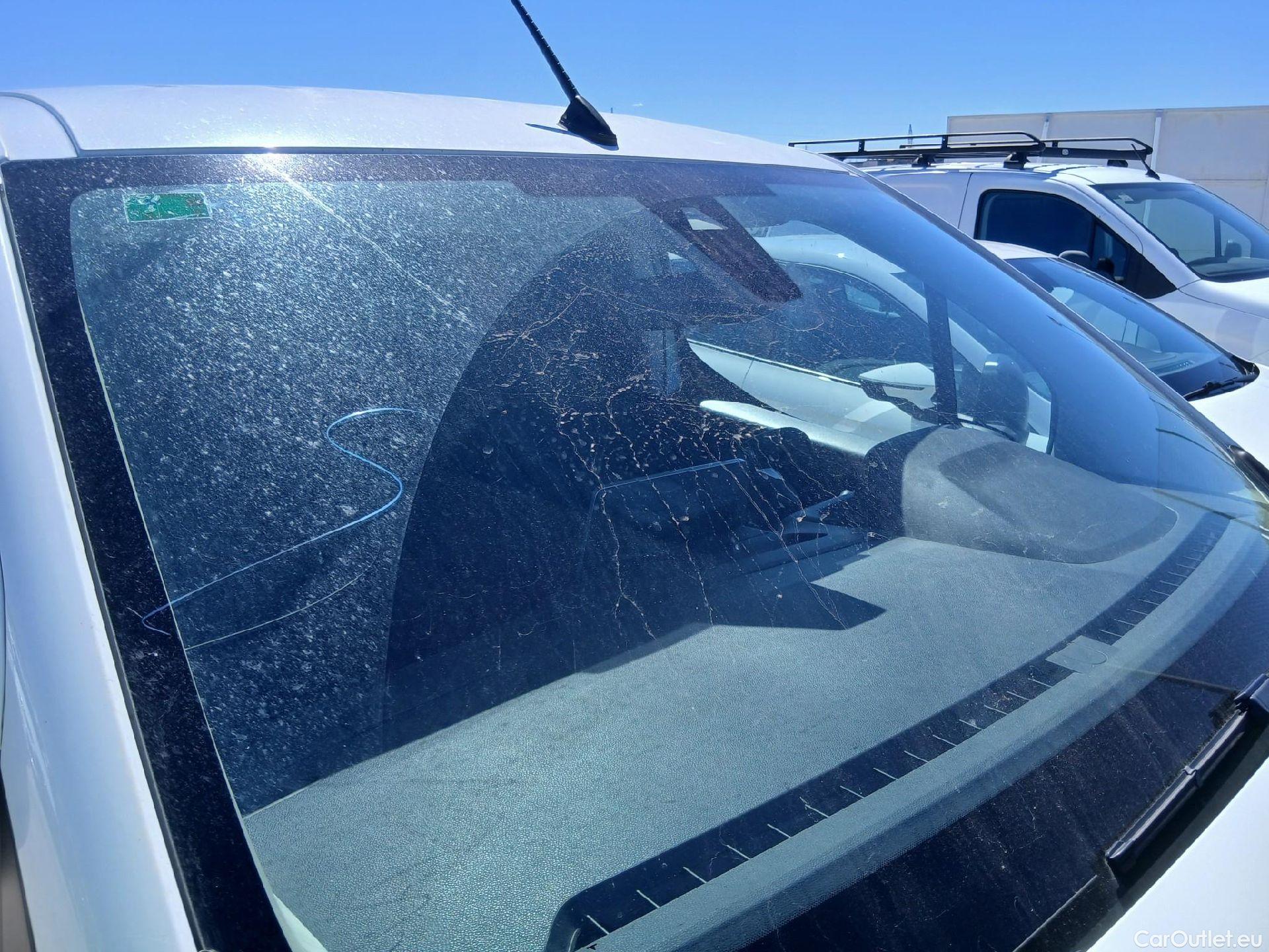  Peugeot  Partner PEUGEOT  / 2018 / 4P / furgón derivado de turismo Premium Standard 600kg BlueHDi 73kW (AC) #3