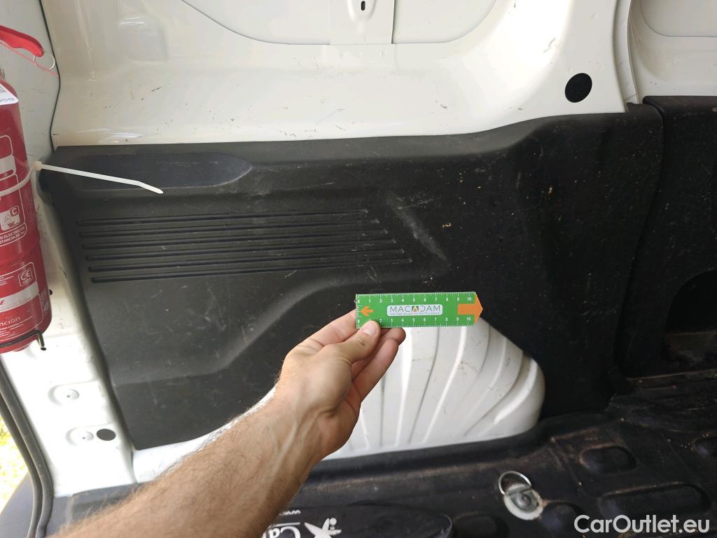  Peugeot  Partner PEUGEOT  / 2018 / 3P / furgón derivado de turismo Pro Standard 600kg BlueHDi 73kW (AC) #52