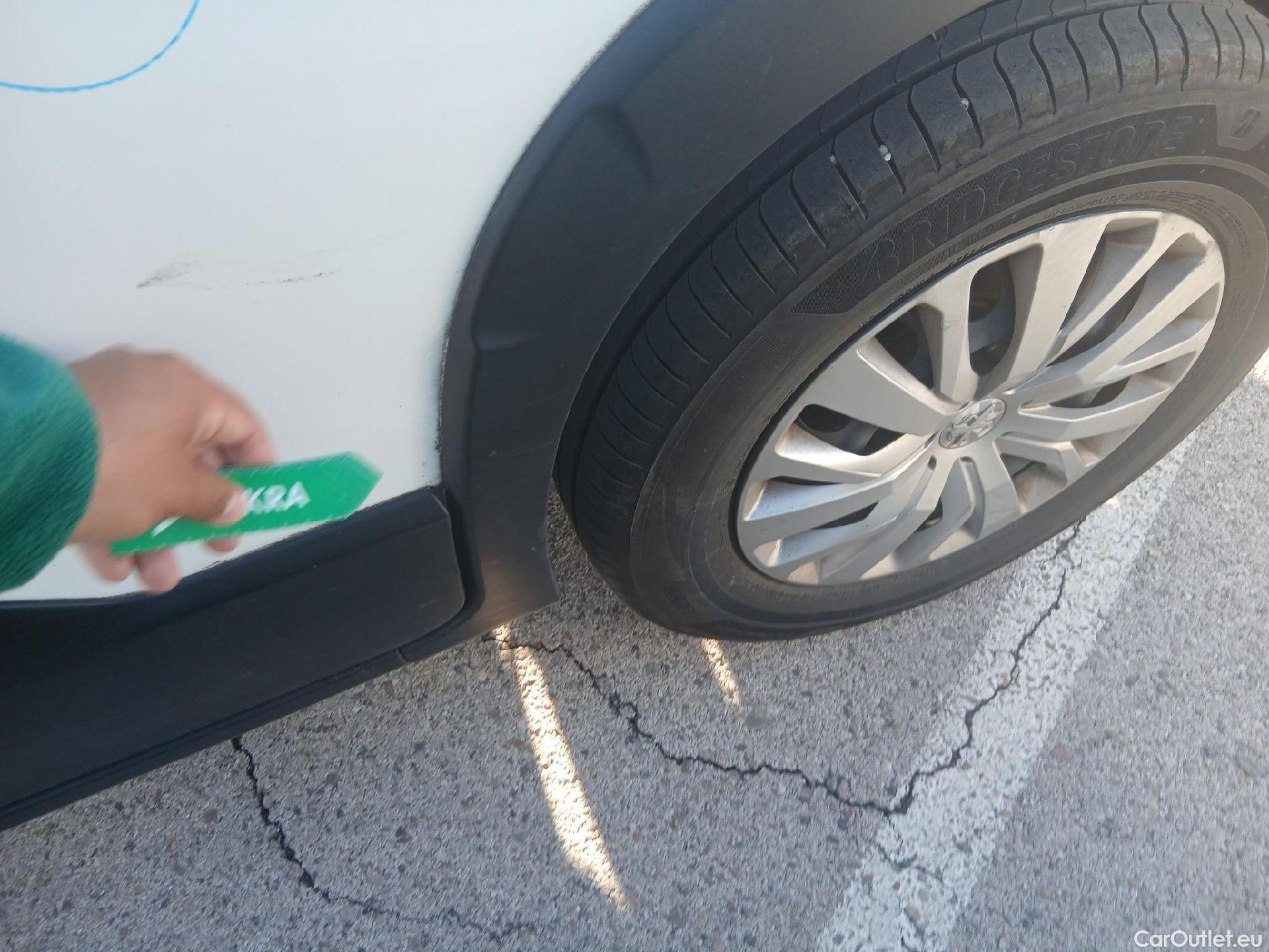  Peugeot  RIFTER PEUGEOT  / 2018 / 4P / combi Active Standard BlueHDi 73kW (IND) #39