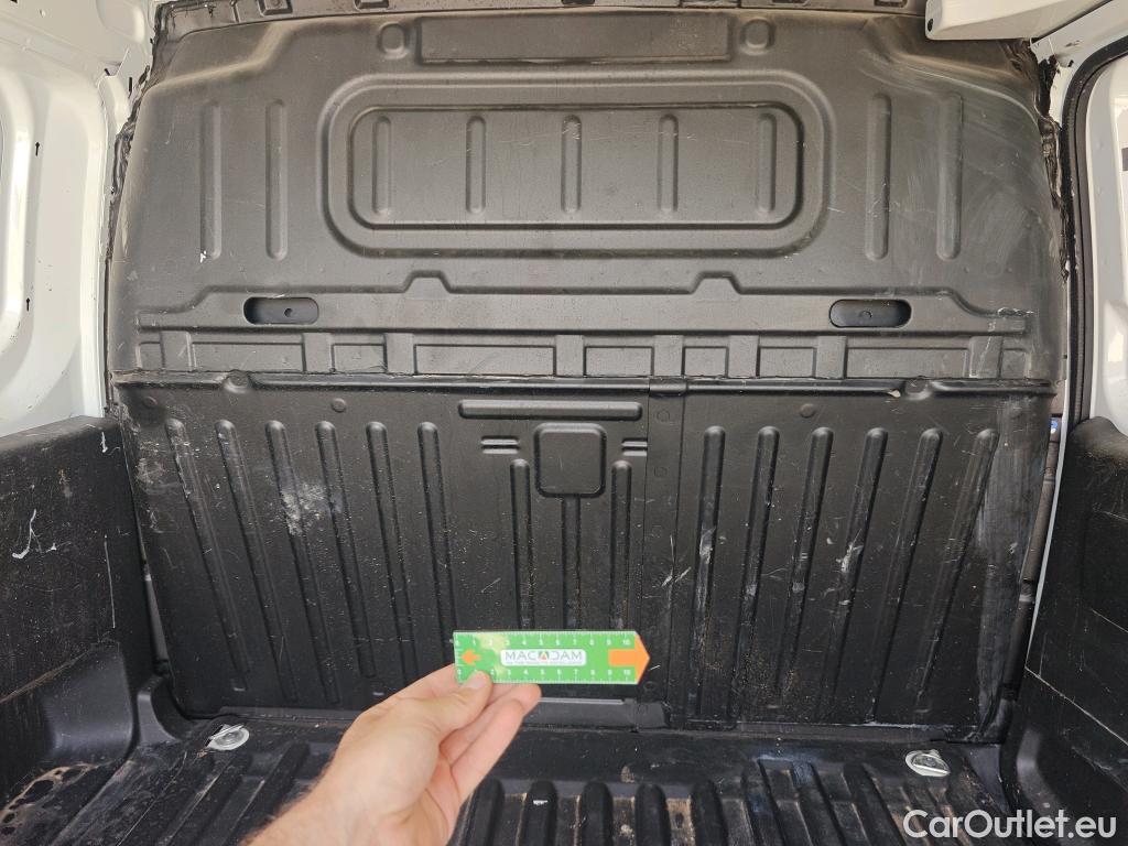  Peugeot  Partner PEUGEOT  / 2018 / 3P / furgón derivado de turismo Pro Standard 600kg BlueHDi 73kW (AC) #76