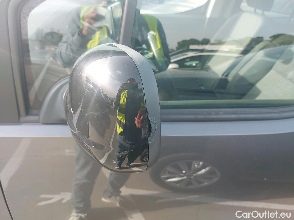  Peugeot  RIFTER PEUGEOT  / 2018 / 5P / monovolumen compacto GT Line Standard BlueHDi 96kW #33