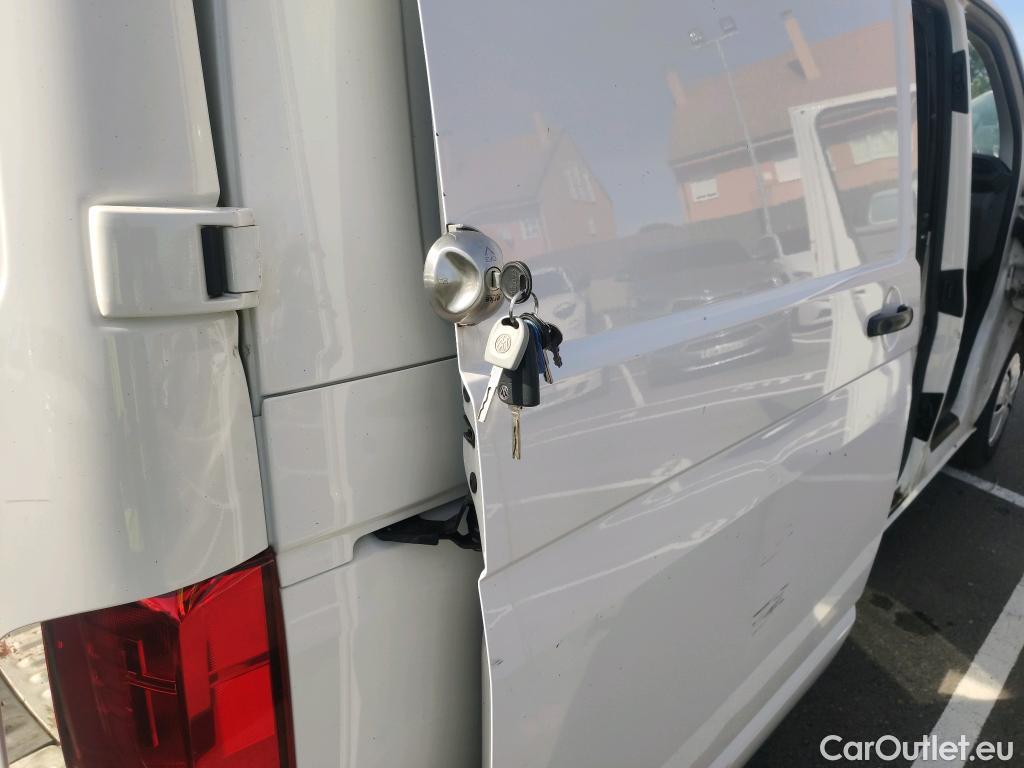  Volkswagen  Transporter  / 2020 / 4P / furgón Furgón Corto TN 2.0 TDI 81kW (110CV) #31