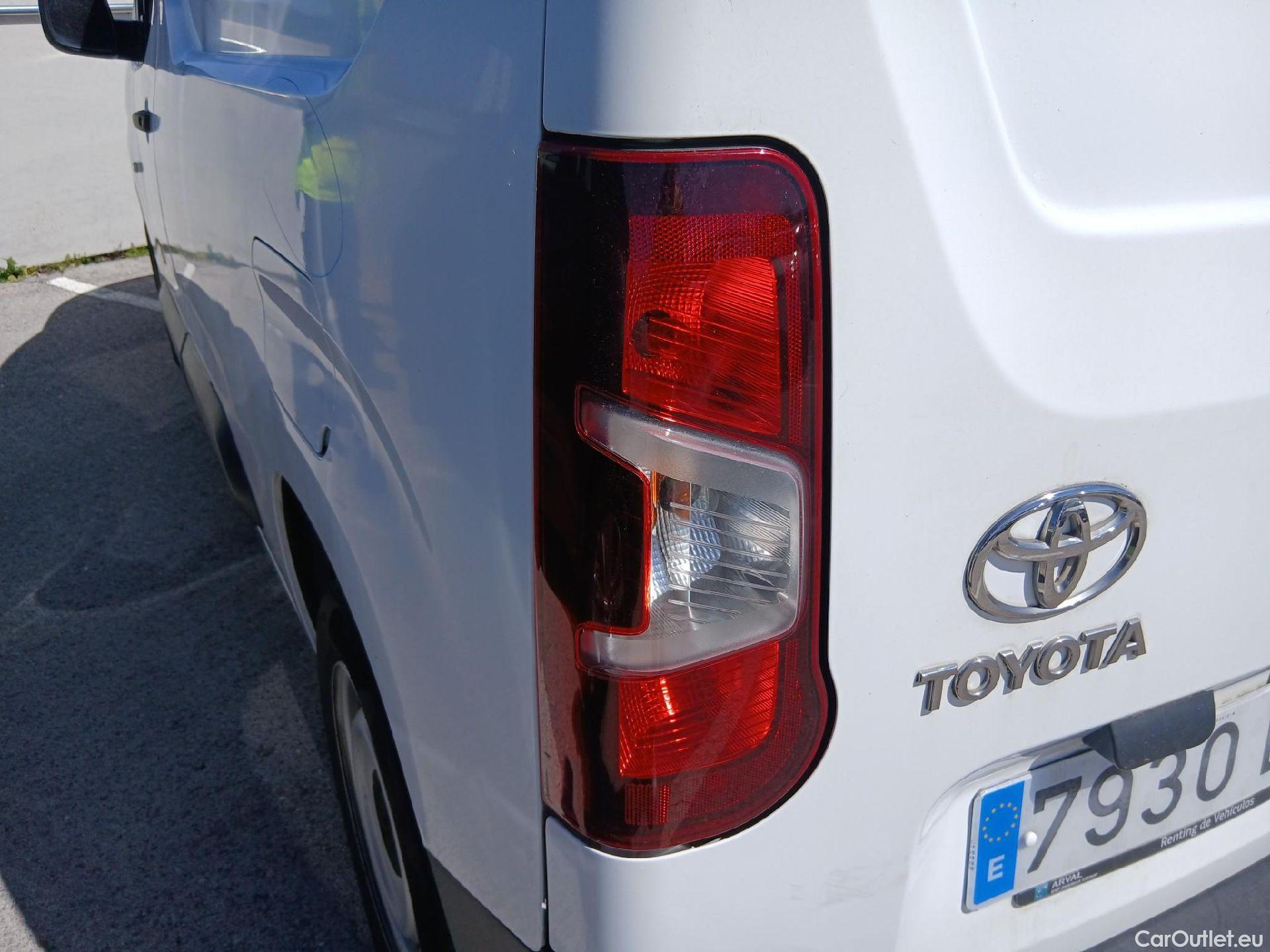  Toyota  Proace TOYOTA  City/2020/4P/furgón derivado de turismo 1.5D 56kW (75CV) GX 650kg Media #17