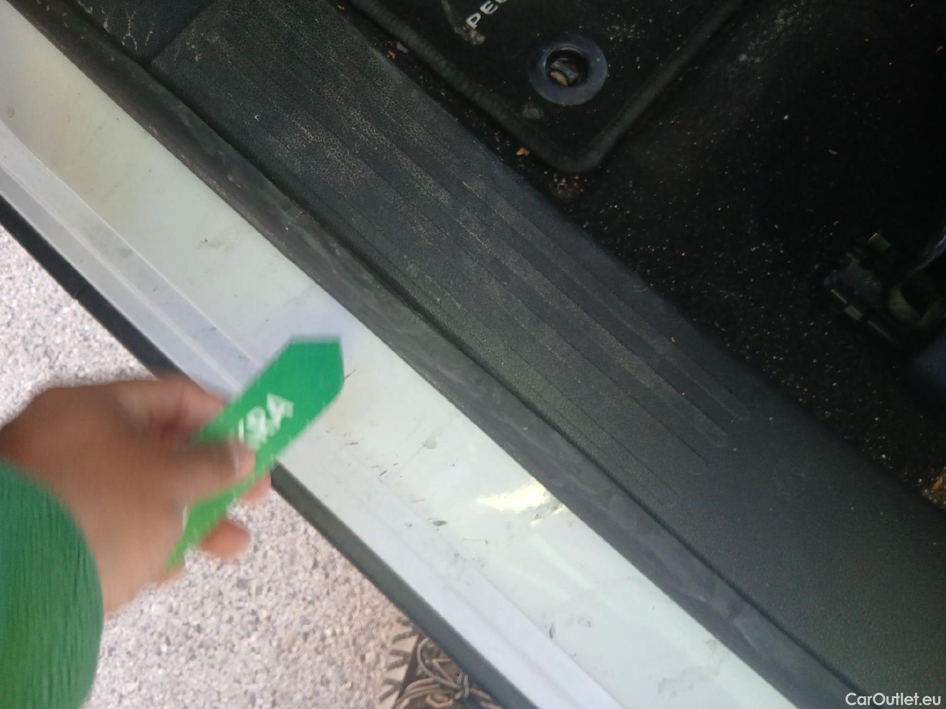  Peugeot  RIFTER PEUGEOT  / 2018 / 4P / combi Active Standard BlueHDi 73kW (IND) #16