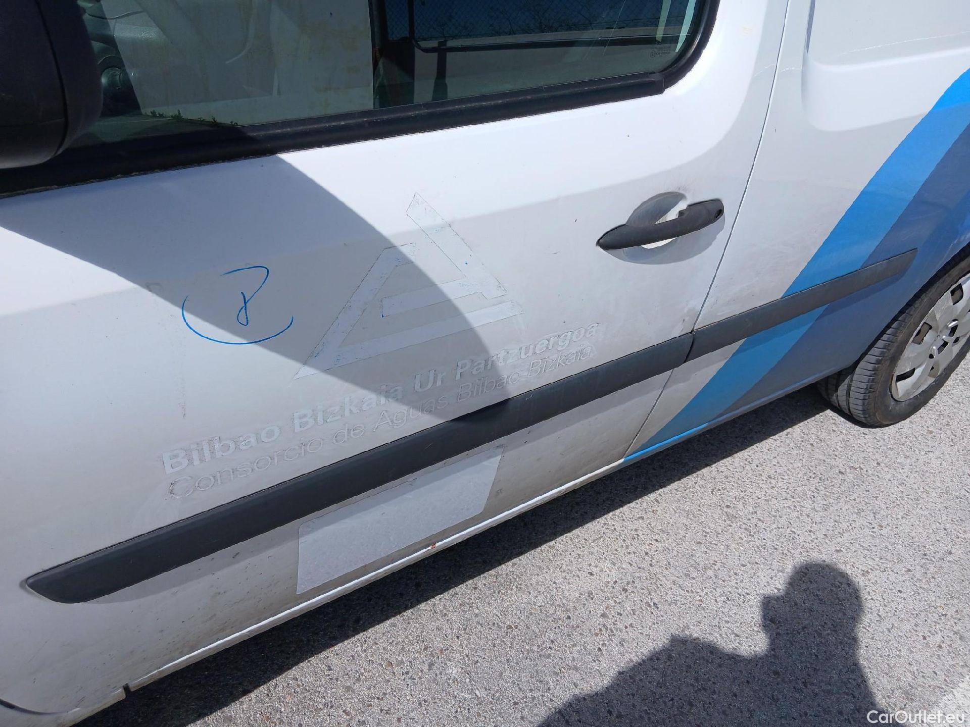  Renault  Kangoo RENAULT  Z.E./2013/3P/furgón derivado de turismo Z.E. #25