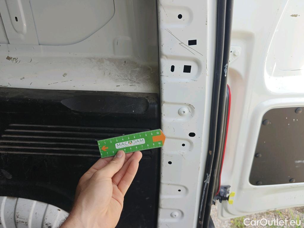  Peugeot  Partner PEUGEOT  / 2018 / 3P / furgón derivado de turismo Pro Standard 600kg BlueHDi 73kW (AC) #41