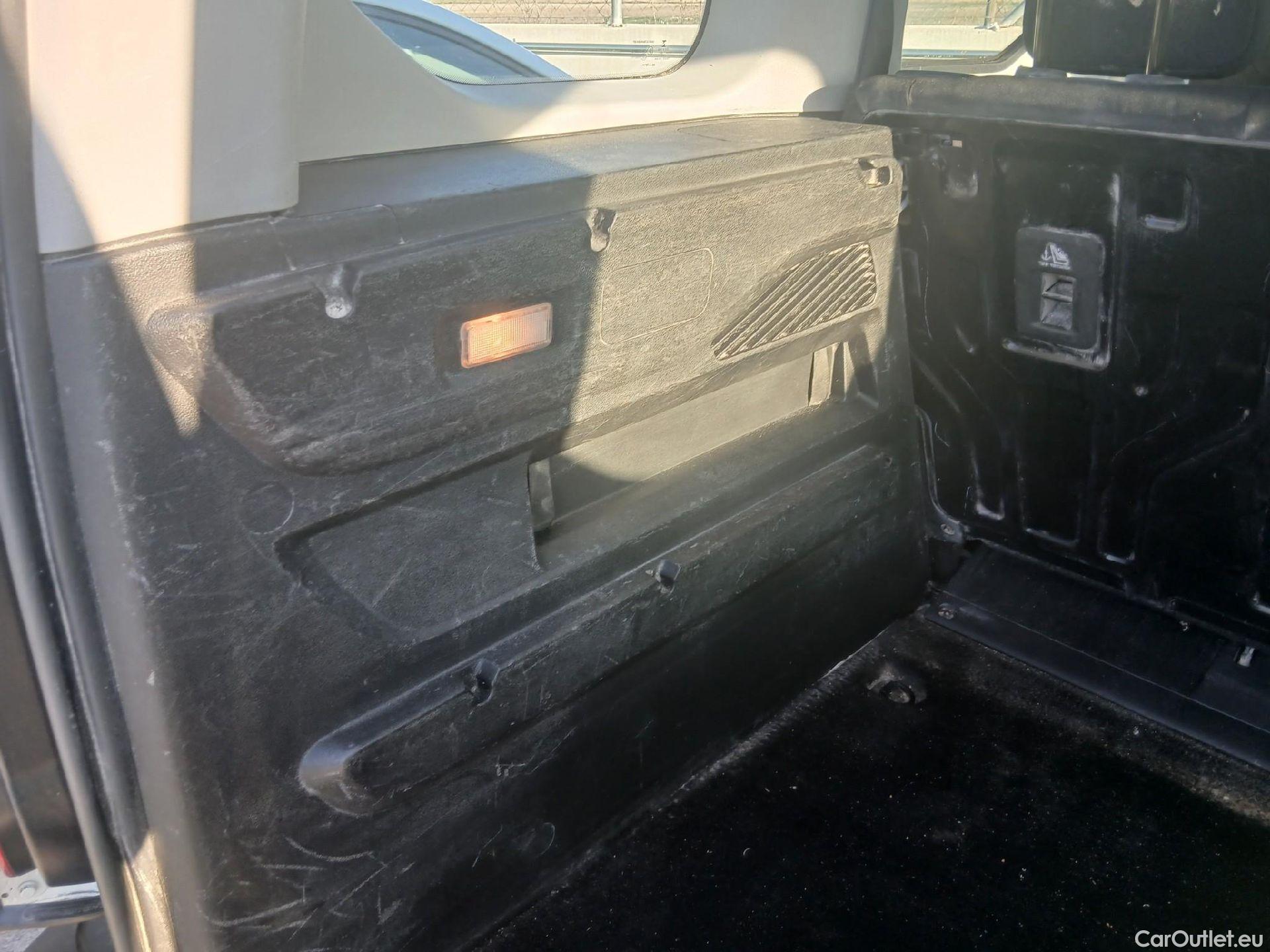  Peugeot  RIFTER PEUGEOT  / 2018 / 4P / combi Active Standard BlueHDi 73kW (IND) #4