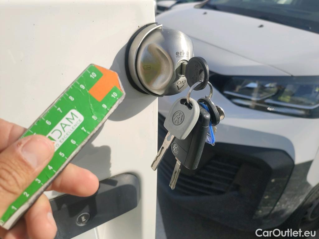  Volkswagen  Transporter  / 2020 / 4P / furgón Furgón Corto TN 2.0 TDI 81kW (110CV) #34