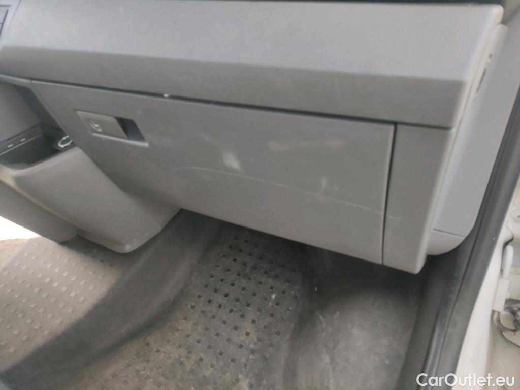  Volkswagen  Transporter  / 2020 / 4P / furgón Furgón Corto TN 2.0 TDI 81kW (110CV) #23