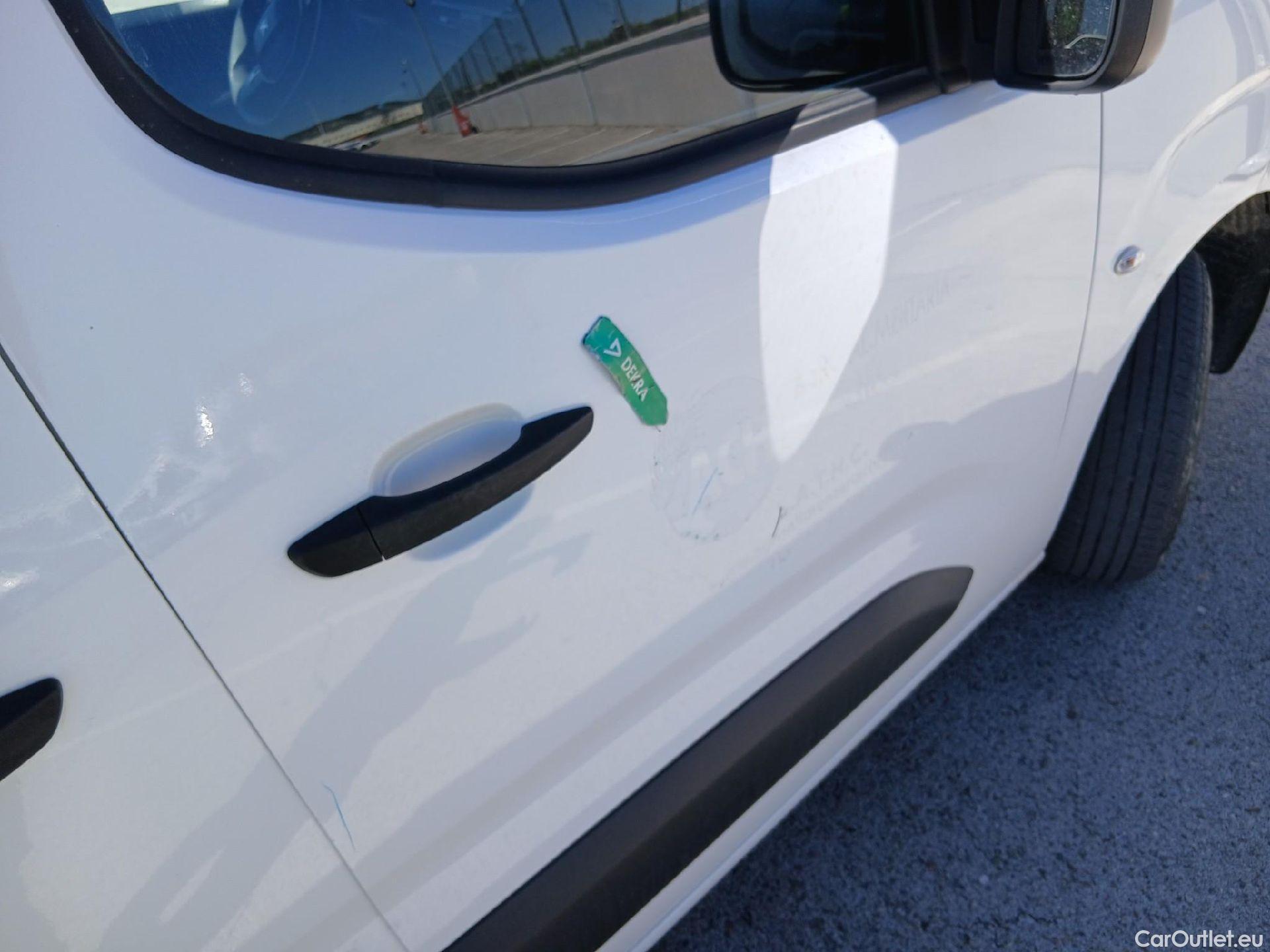  Peugeot  Partner PEUGEOT  / 2018 / 4P / furgón derivado de turismo Premium Standard 600kg BlueHDi 73kW (AC) #32