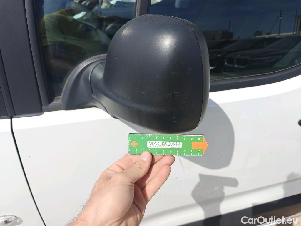  Peugeot  Partner PEUGEOT  / 2018 / 3P / furgón derivado de turismo Pro Standard 600kg BlueHDi 73kW (AC) #57