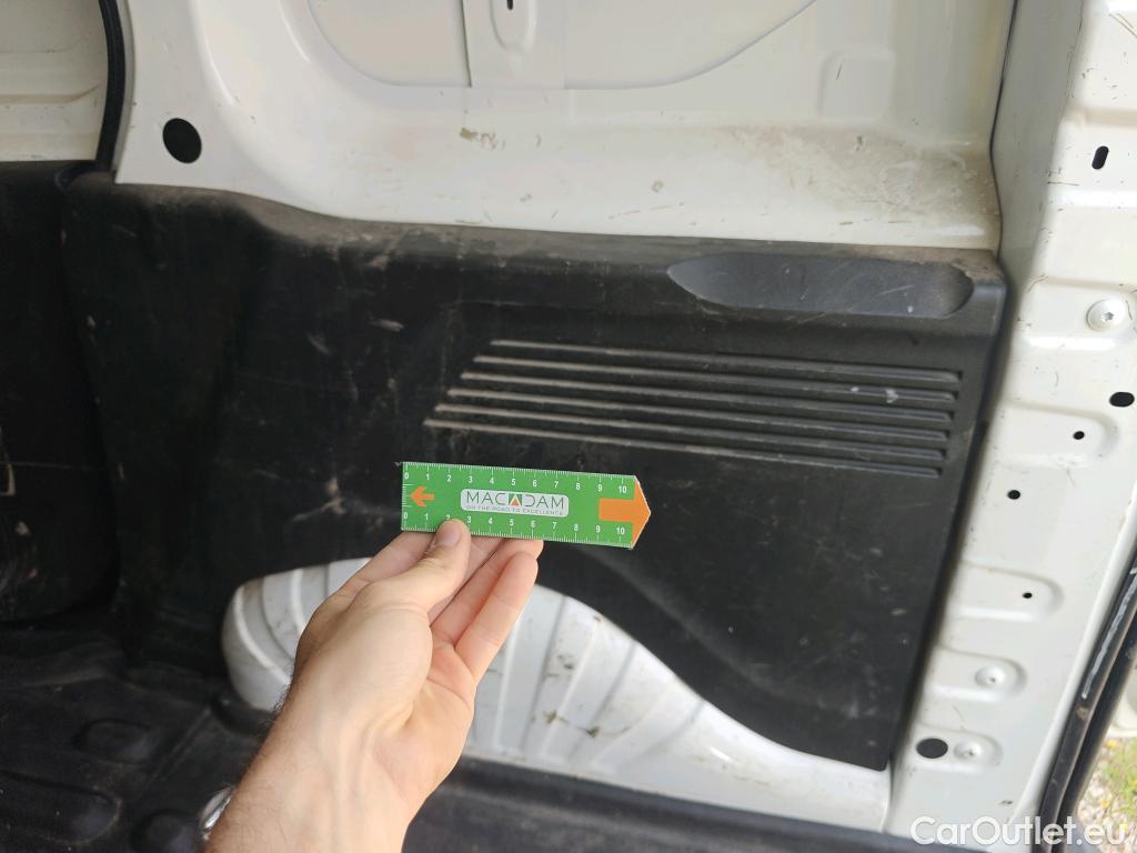  Peugeot  Partner PEUGEOT  / 2018 / 3P / furgón derivado de turismo Pro Standard 600kg BlueHDi 73kW (AC) #65