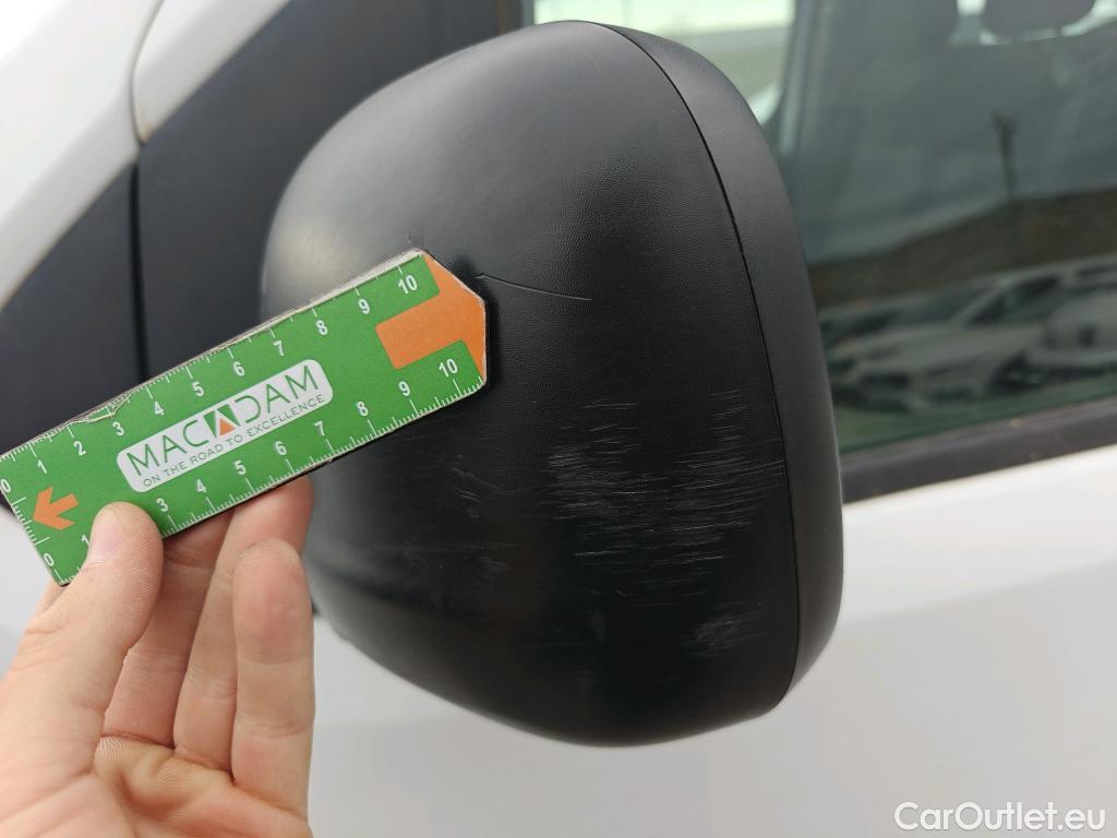  Opel  Vivaro OPEL  / 2019 / 4P / furgón 1.5 D 88kW (120CV) M Std Express M.P. DC #96