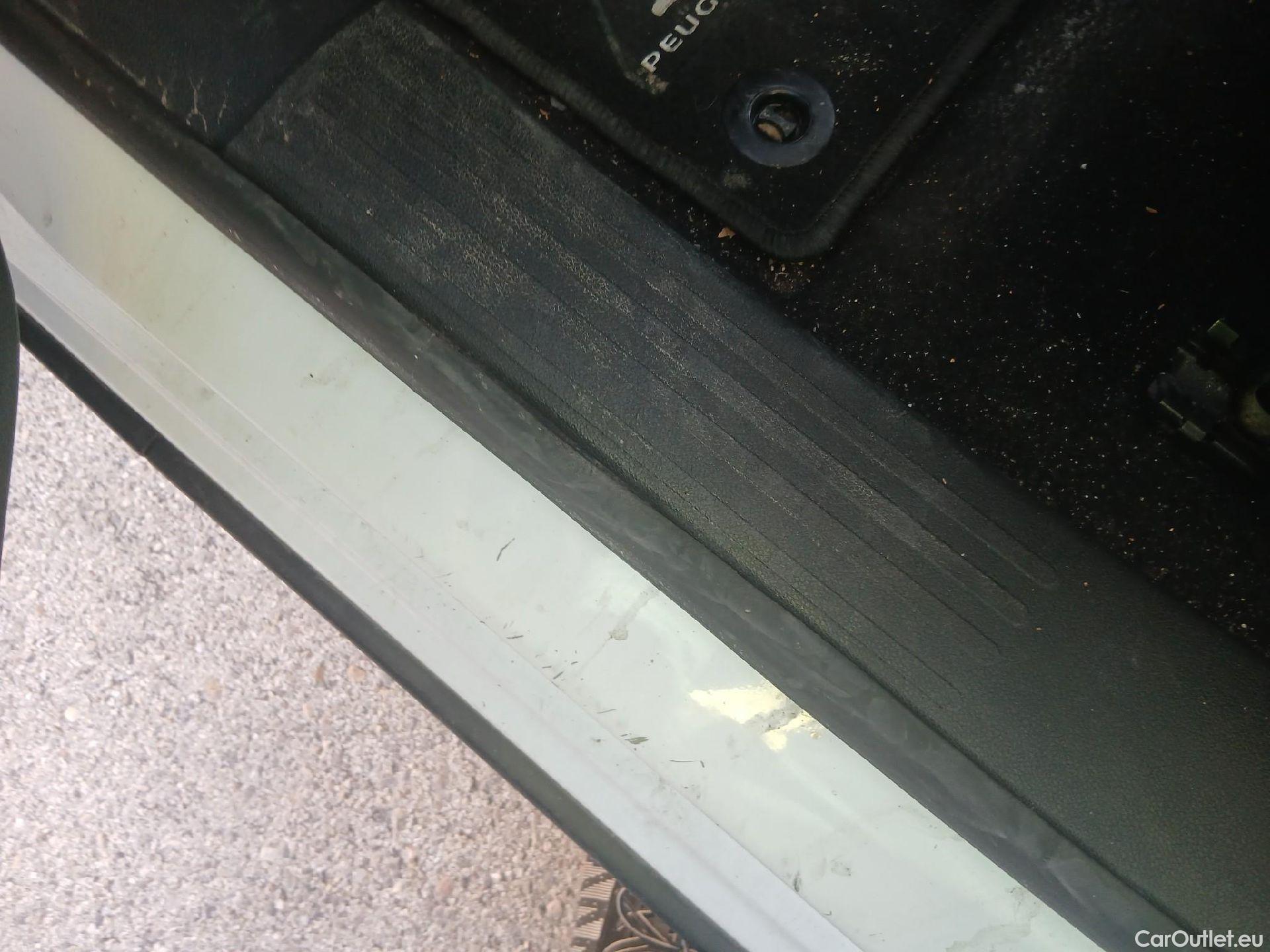  Peugeot  RIFTER PEUGEOT  / 2018 / 4P / combi Active Standard BlueHDi 73kW (IND) #15