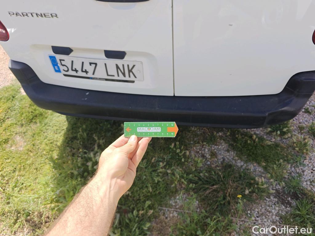  Peugeot  Partner PEUGEOT  / 2018 / 3P / furgón derivado de turismo Pro Standard 600kg BlueHDi 73kW (AC) #34