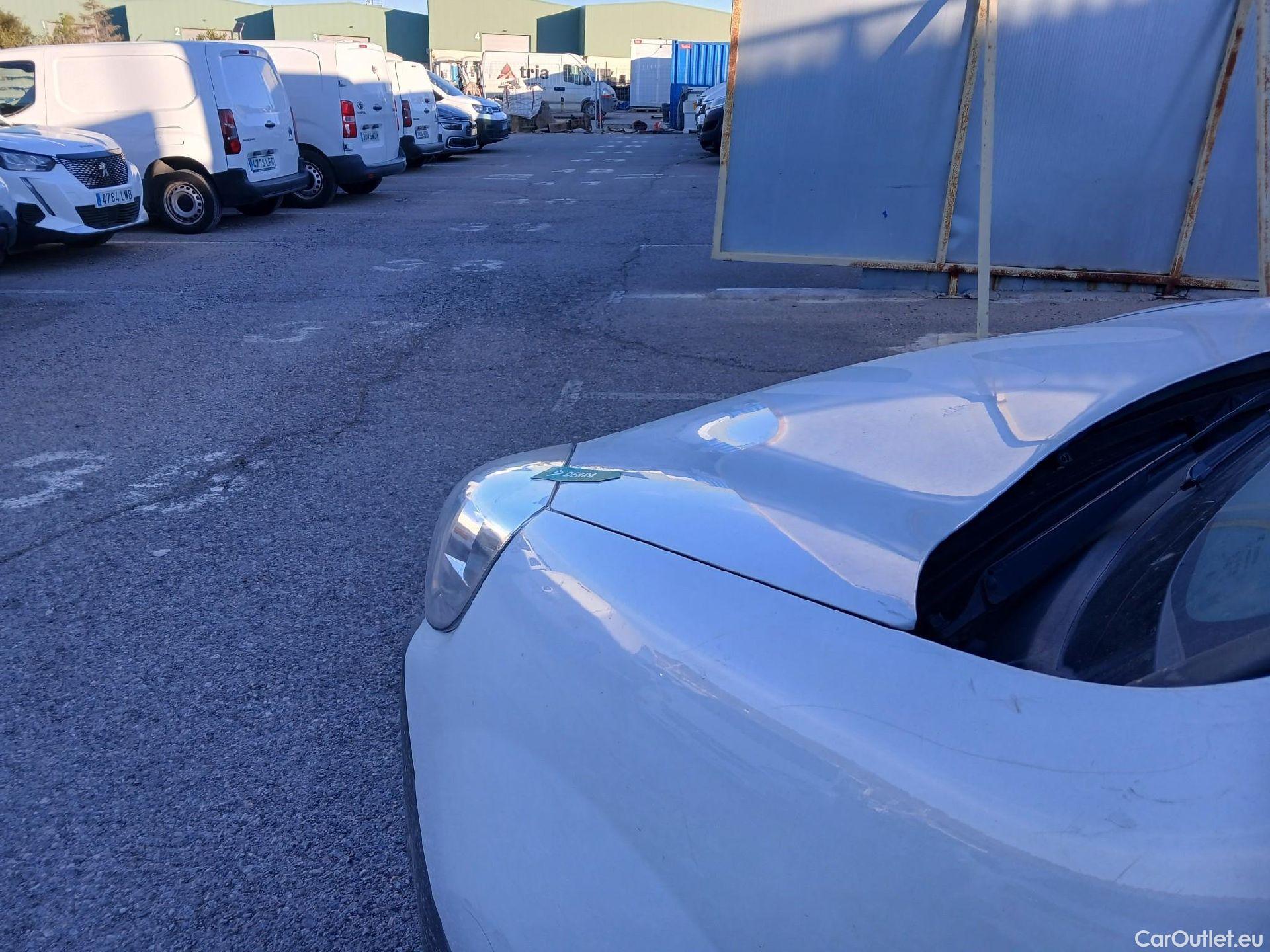  Renault  Kangoo RENAULT  Furgón/2013/3P/furgón derivado de turismo Profesional dCi 55 kW (75 CV) #15