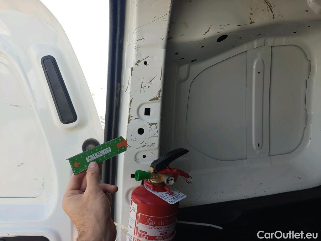  Peugeot  Partner PEUGEOT  / 2018 / 3P / furgón derivado de turismo Pro Standard 600kg BlueHDi 73kW (AC) #43