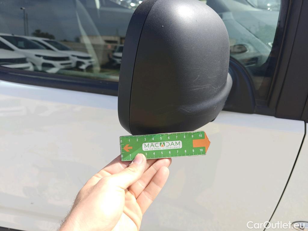  Peugeot  Partner PEUGEOT  / 2018 / 3P / furgón derivado de turismo Pro Standard 600kg BlueHDi 73kW (AC) #61