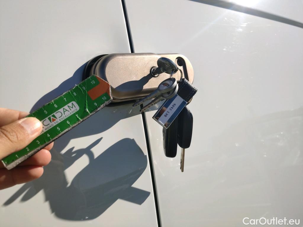  Renault  EXPRESS RENAULT  / 2021 / 4P / furgón derivado de turismo Confort 1.5 Blue dCi 70 kW (95 cv) #28