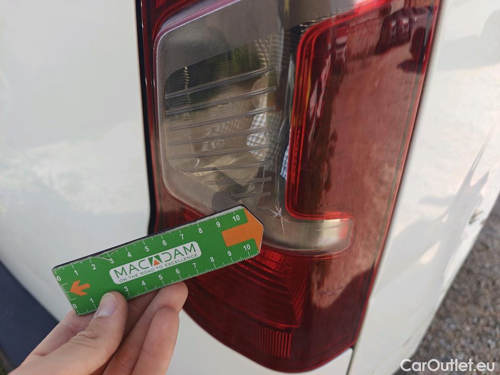  Peugeot  Partner PEUGEOT  / 2018 / 3P / furgón derivado de turismo Pro Standard 600kg BlueHDi 73kW (AC) #24