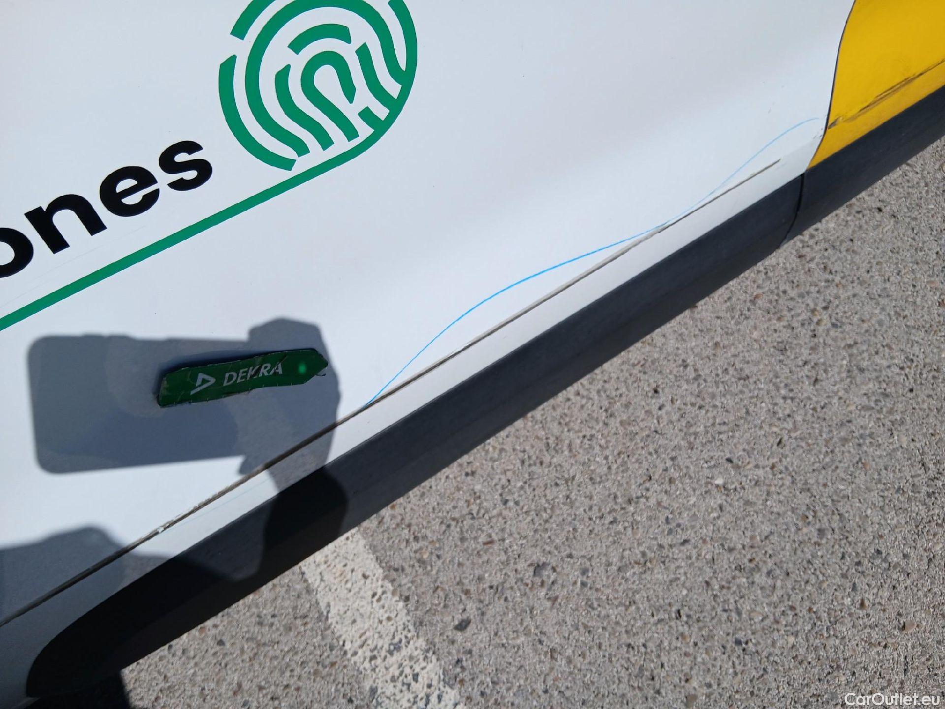  Renault  EXPRESS RENAULT  / 2021 / 4P / furgón derivado de turismo Confort 1.5 Blue dCi 70 kW (95 cv) #32