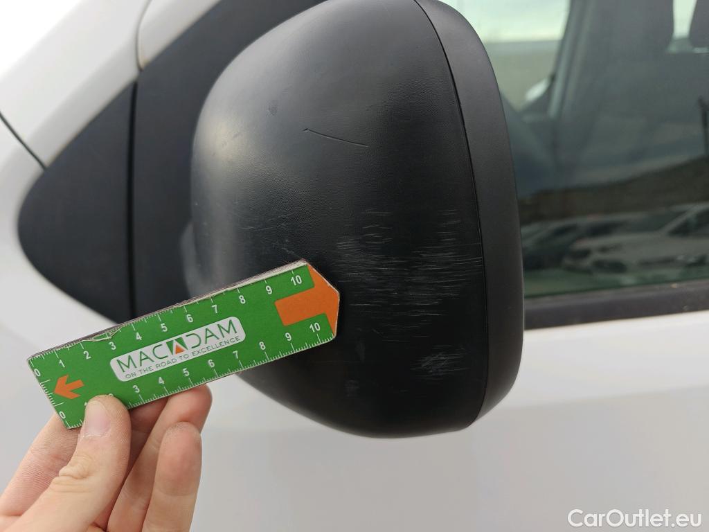  Opel  Vivaro OPEL  / 2019 / 4P / furgón 1.5 D 88kW (120CV) M Std Express M.P. DC #95