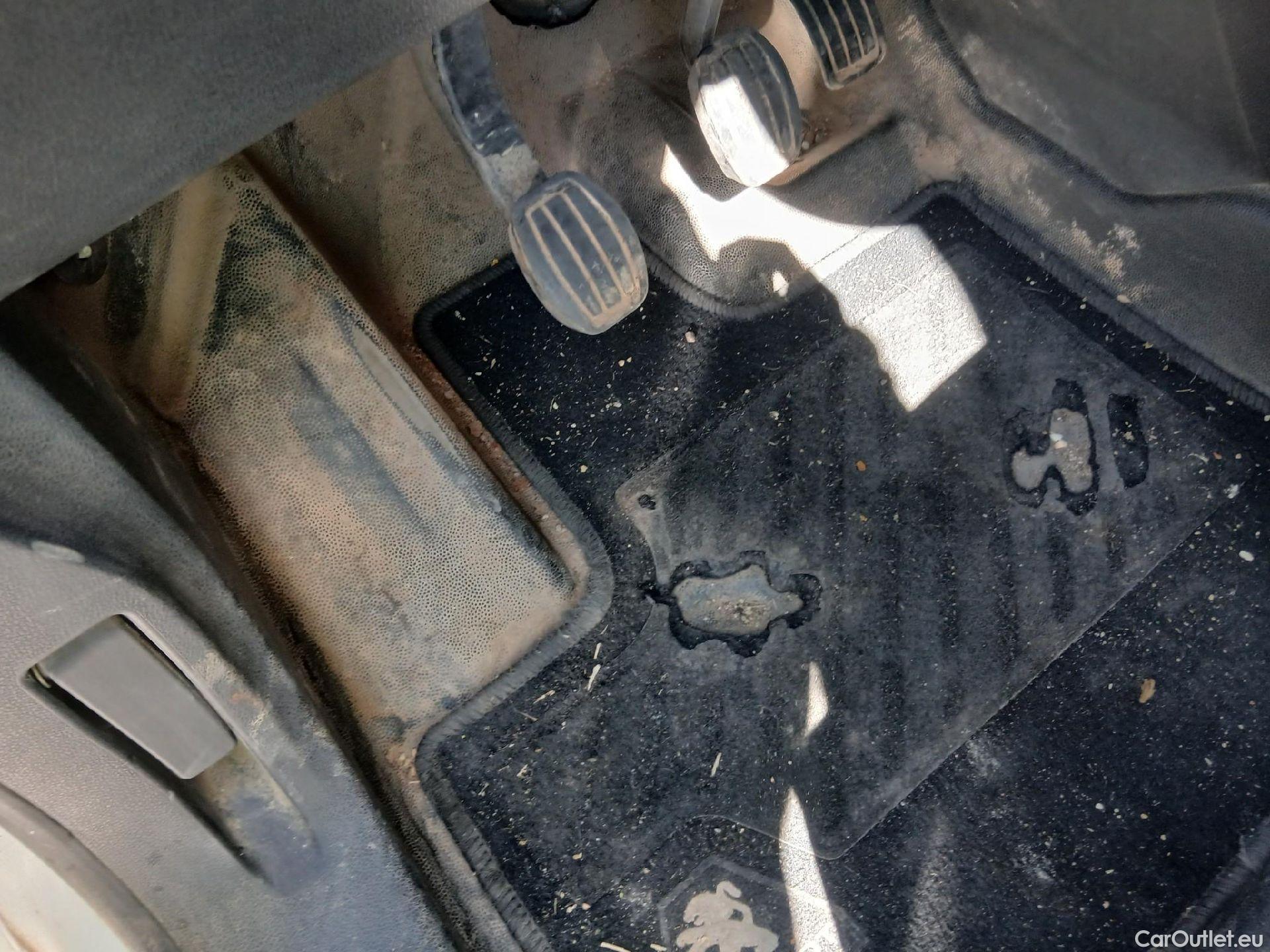  Peugeot  Partner PEUGEOT  / 2018 / 4P / furgón derivado de turismo Premium Standard 600kg BlueHDi 73kW (AC) #13