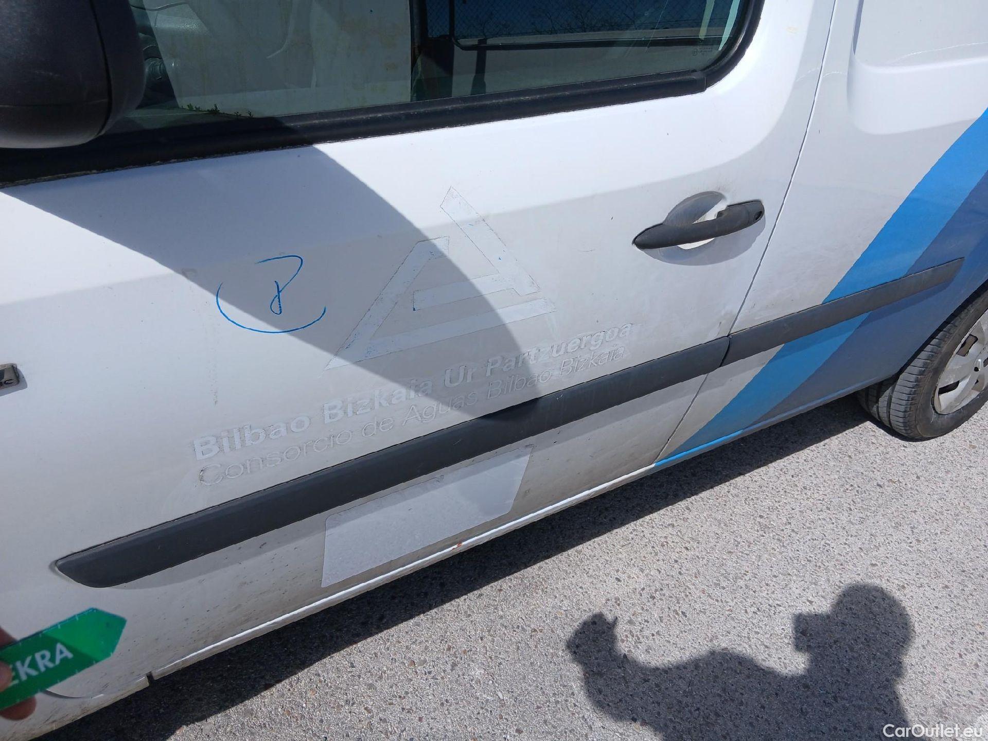  Renault  Kangoo RENAULT  Z.E./2013/3P/furgón derivado de turismo Z.E. #24