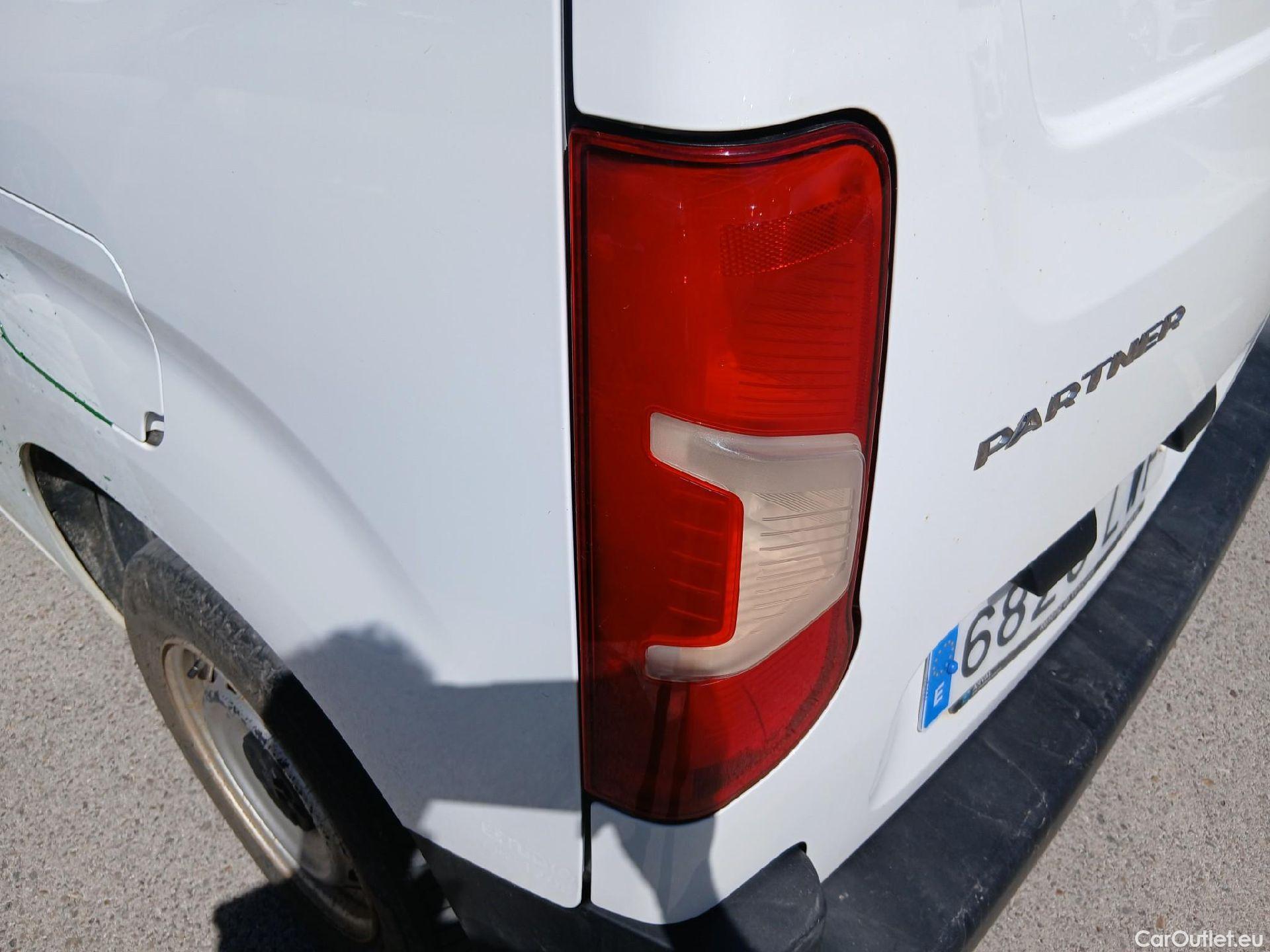  Peugeot  Partner PEUGEOT  / 2018 / 4P / furgón derivado de turismo Premium Standard 600kg BlueHDi 73kW (AC) #17