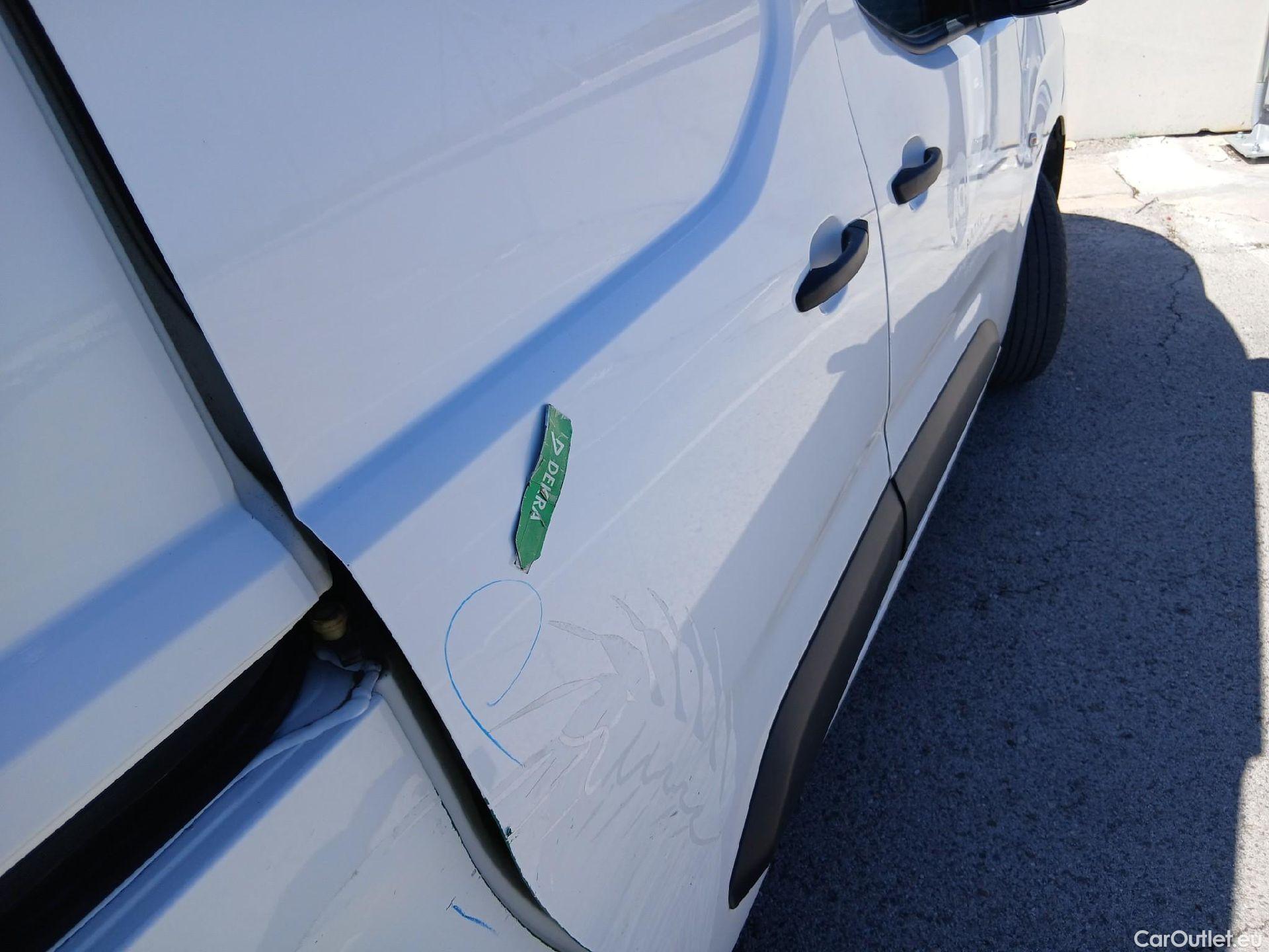  Peugeot  Partner PEUGEOT  / 2018 / 4P / furgón derivado de turismo Premium Standard 600kg BlueHDi 73kW (AC) #30