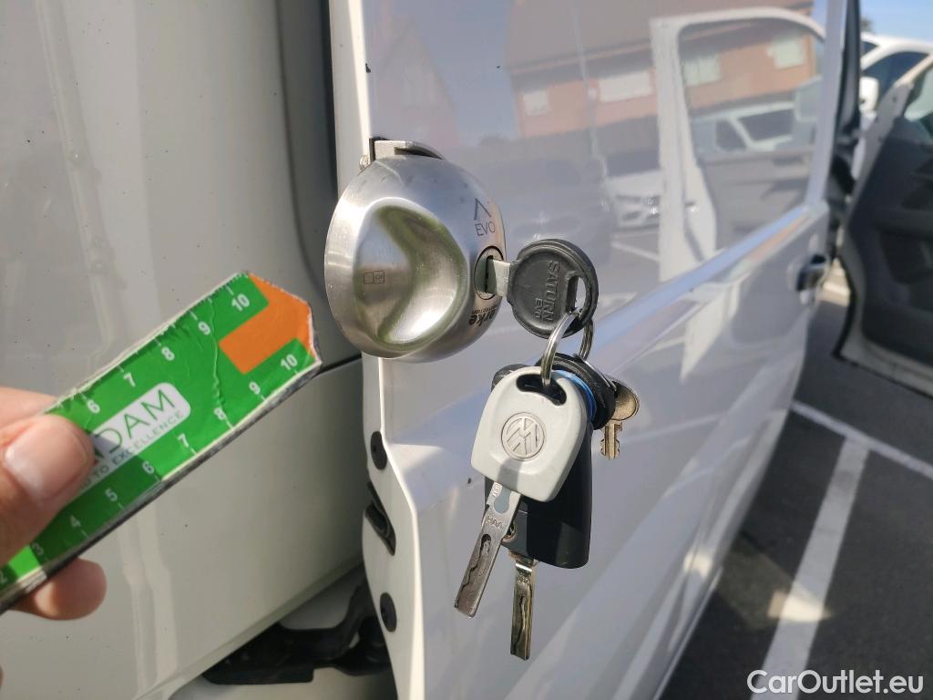  Volkswagen  Transporter  / 2020 / 4P / furgón Furgón Corto TN 2.0 TDI 81kW (110CV) #32