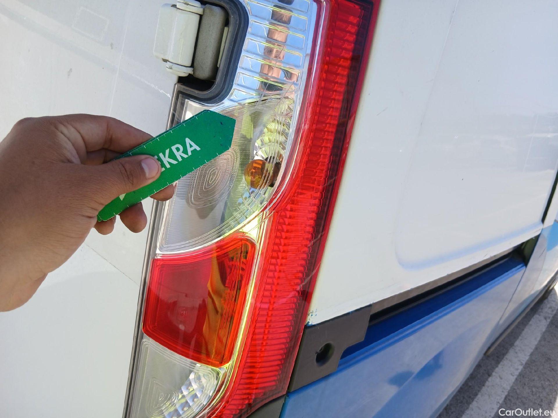  Renault  Kangoo RENAULT  Z.E./2013/3P/furgón derivado de turismo Z.E. #34