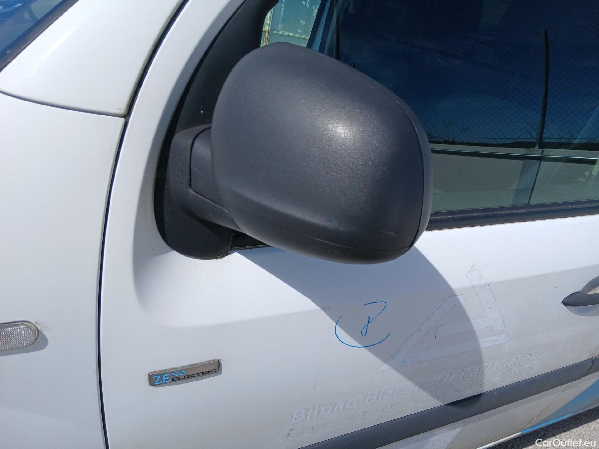  Renault  Kangoo RENAULT  Z.E./2013/3P/furgón derivado de turismo Z.E. #22