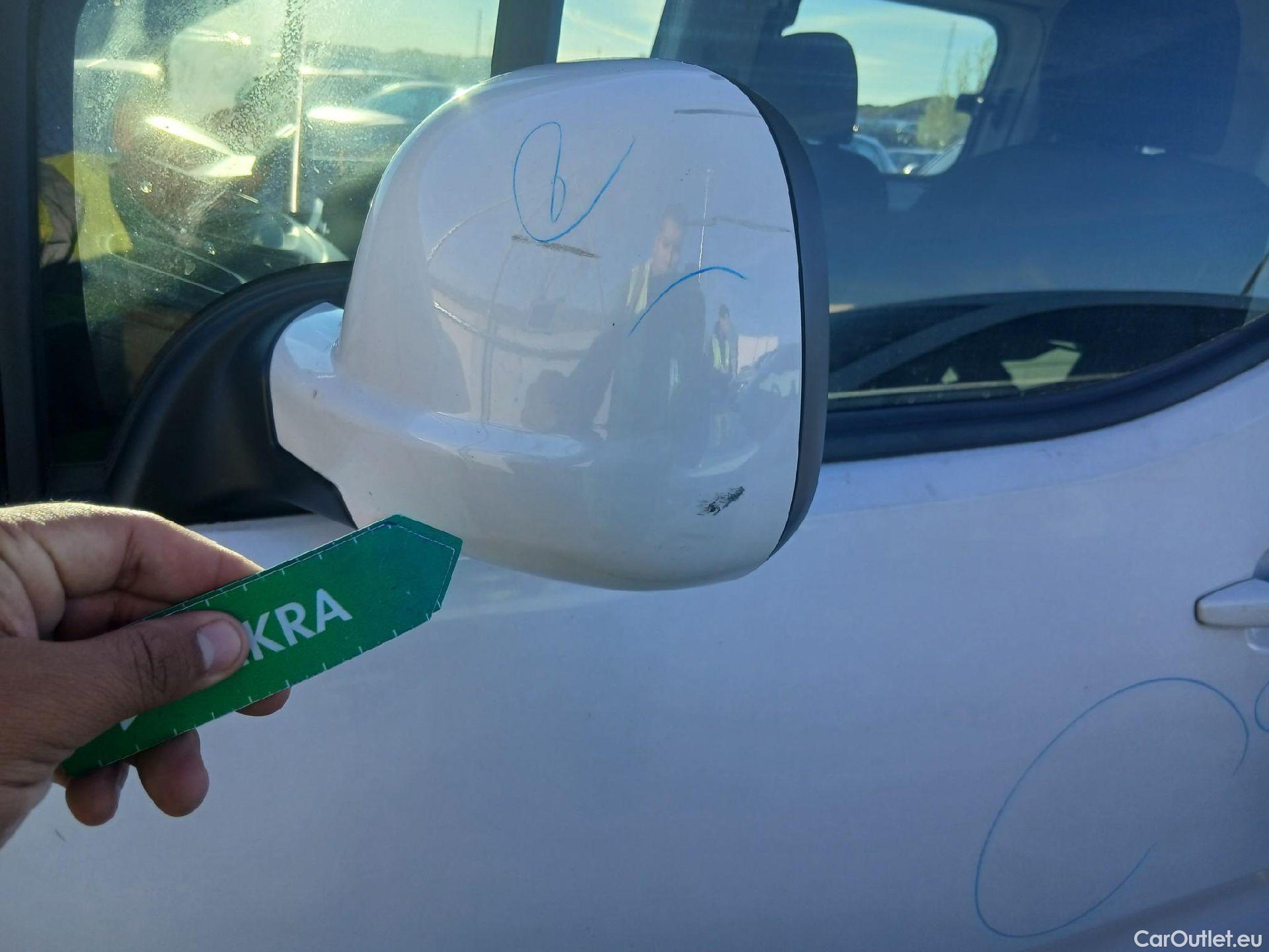  Peugeot  RIFTER PEUGEOT  / 2018 / 4P / combi Active Standard BlueHDi 73kW (IND) #29