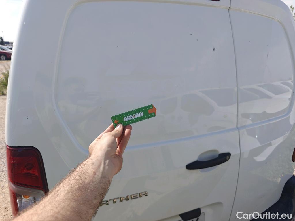  Peugeot  Partner PEUGEOT  / 2018 / 3P / furgón derivado de turismo Pro Standard 600kg BlueHDi 73kW (AC) #44