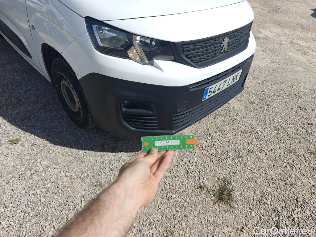  Peugeot  Partner PEUGEOT  / 2018 / 3P / furgón derivado de turismo Pro Standard 600kg BlueHDi 73kW (AC) #54