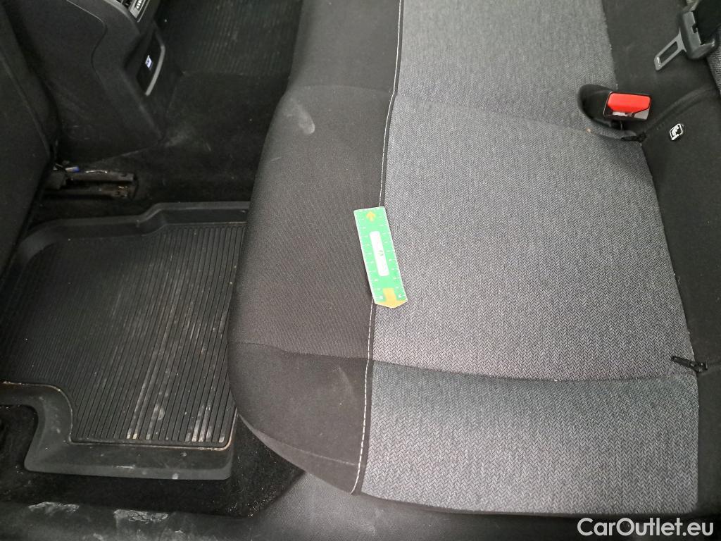  Citroen  C4  Berline Feel 1.5 BlueHDI 110CV BVM6 E6d #4