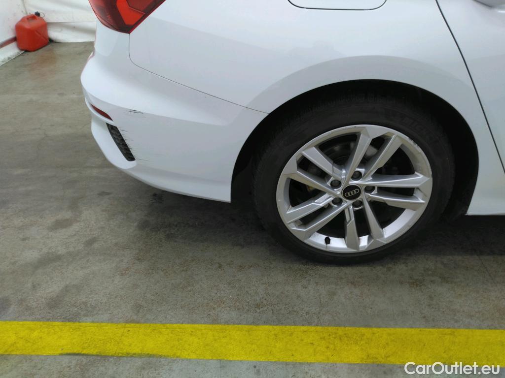  Audi  A3 AUDI  Berline / 2020 / 4P / Berline 35 TFSI 150 MHEV S Tronic Business Line #39