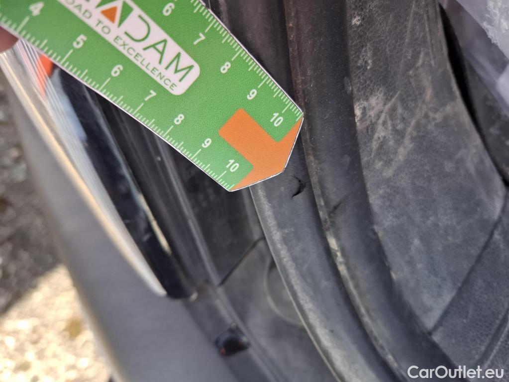  Hyundai  Konna HYUNDAI Kona / 2020 / 5P / SUV 1.6 CRDI 136 HYBRID 48V DCT-7 BUSINESS #25