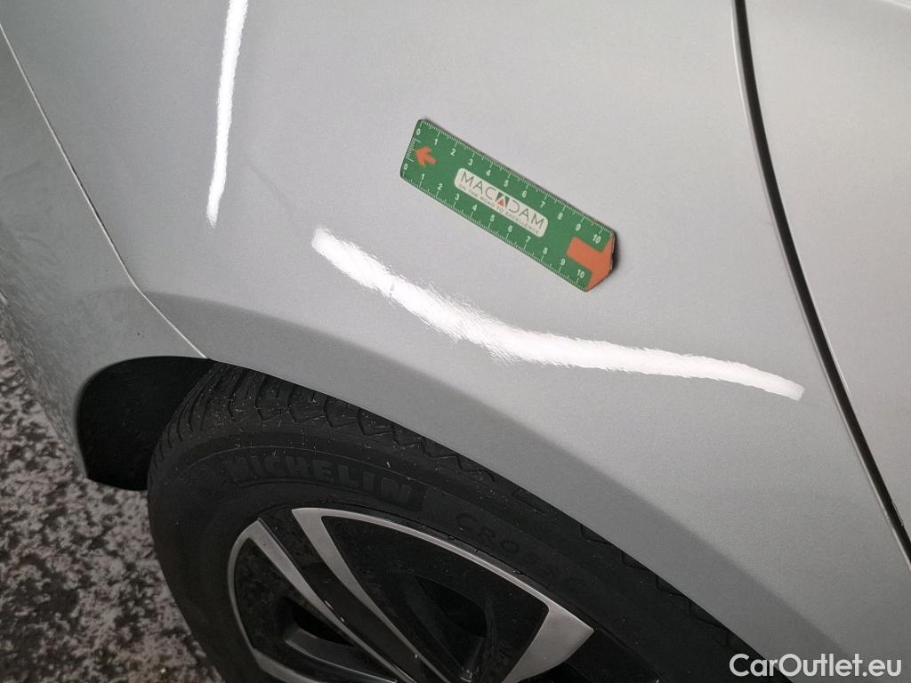  Mercedes  A-Klasse MERCEDES-BENZ Classe A Compact / 2022 / 5P / Berline A 180 d Business Line 8G-DCT #14