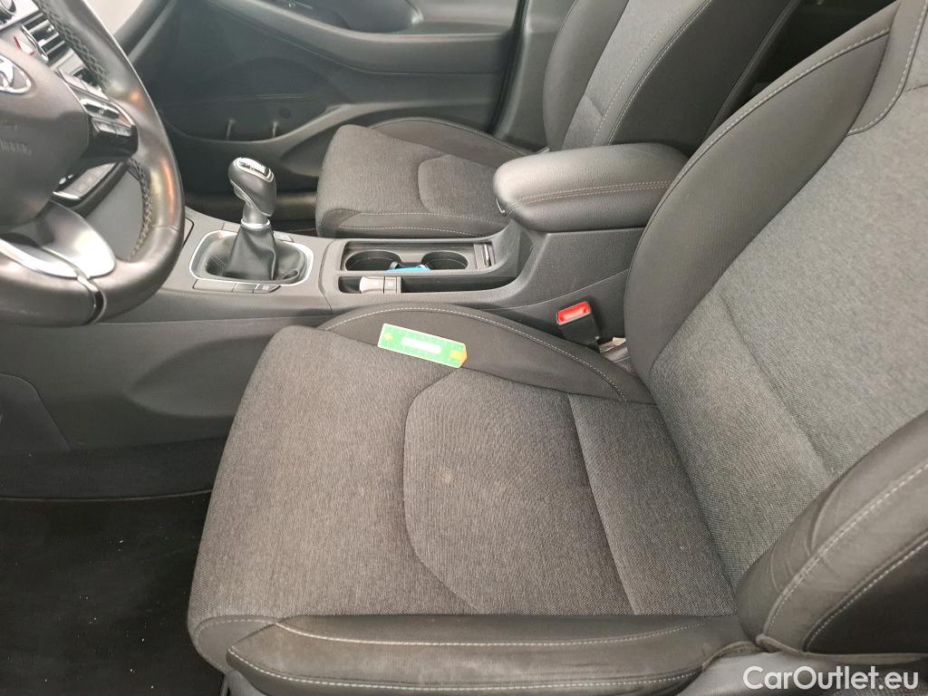  Hyundai  i30 HYUNDAI  Sport Wagon  2020  5P  Break 10 TGDI 120 MHEV IMT CREATIVE SW #32