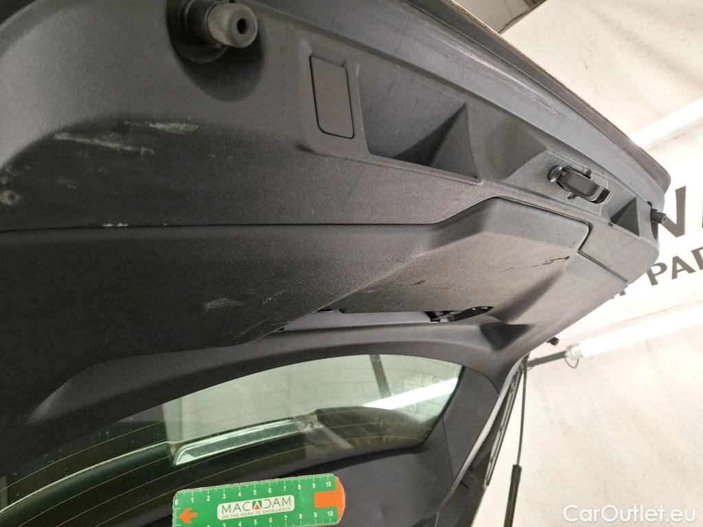  Peugeot  308 PEUGEOT  SW / 2021 / 5P / Break PureTech 130 S&S ACTIVE PACK #33