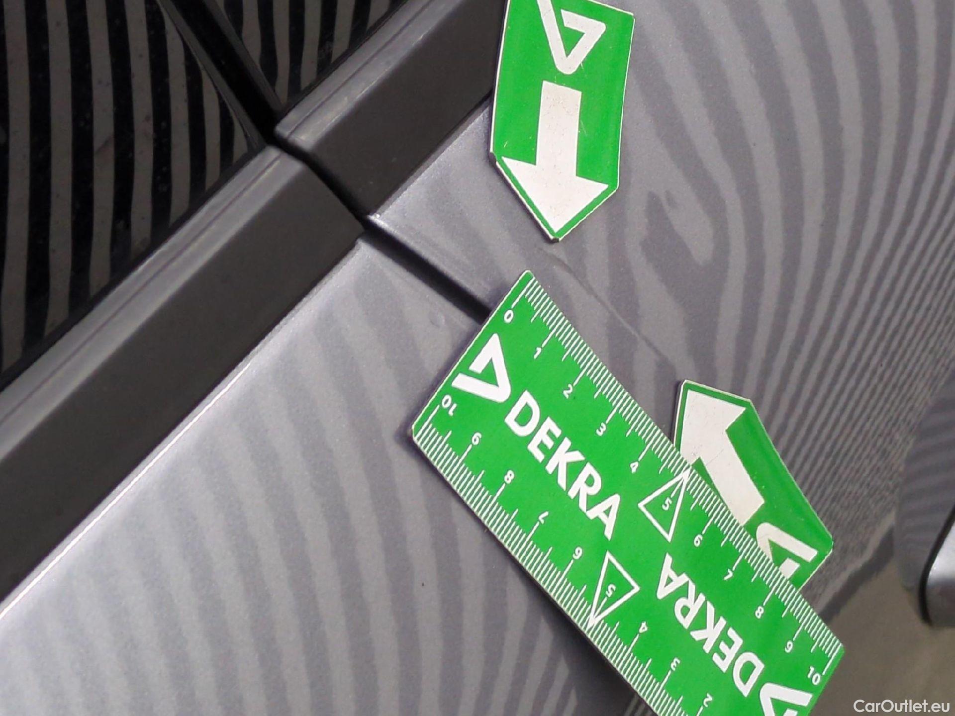  Peugeot  308 PEUGEOT  SW / 2021 / 5P / Break BlueHDi 130 EAT8 ACTIVE PACK #32