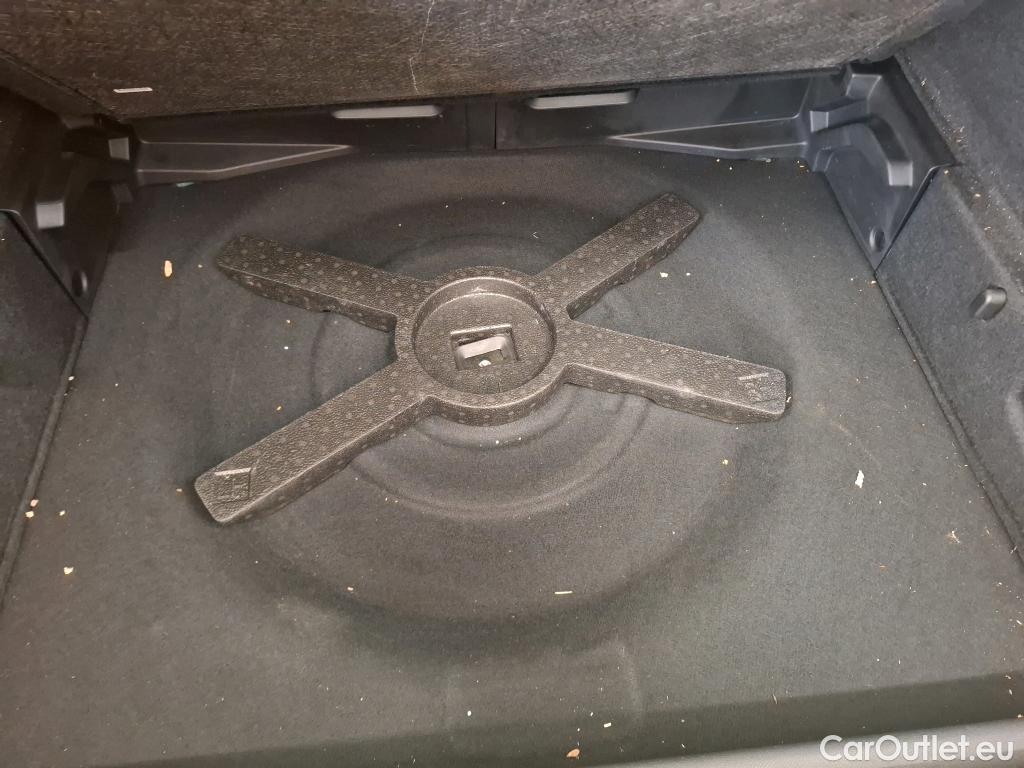  Peugeot  308 PEUGEOT  SW / 2021 / 5P / Break BlueHDi 130 EAT8 ALLURE PACK #51