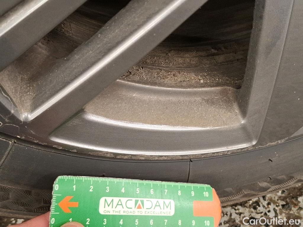  Peugeot  308 PEUGEOT  SW / 2021 / 5P / Break PureTech 130 S&S ACTIVE PACK #18