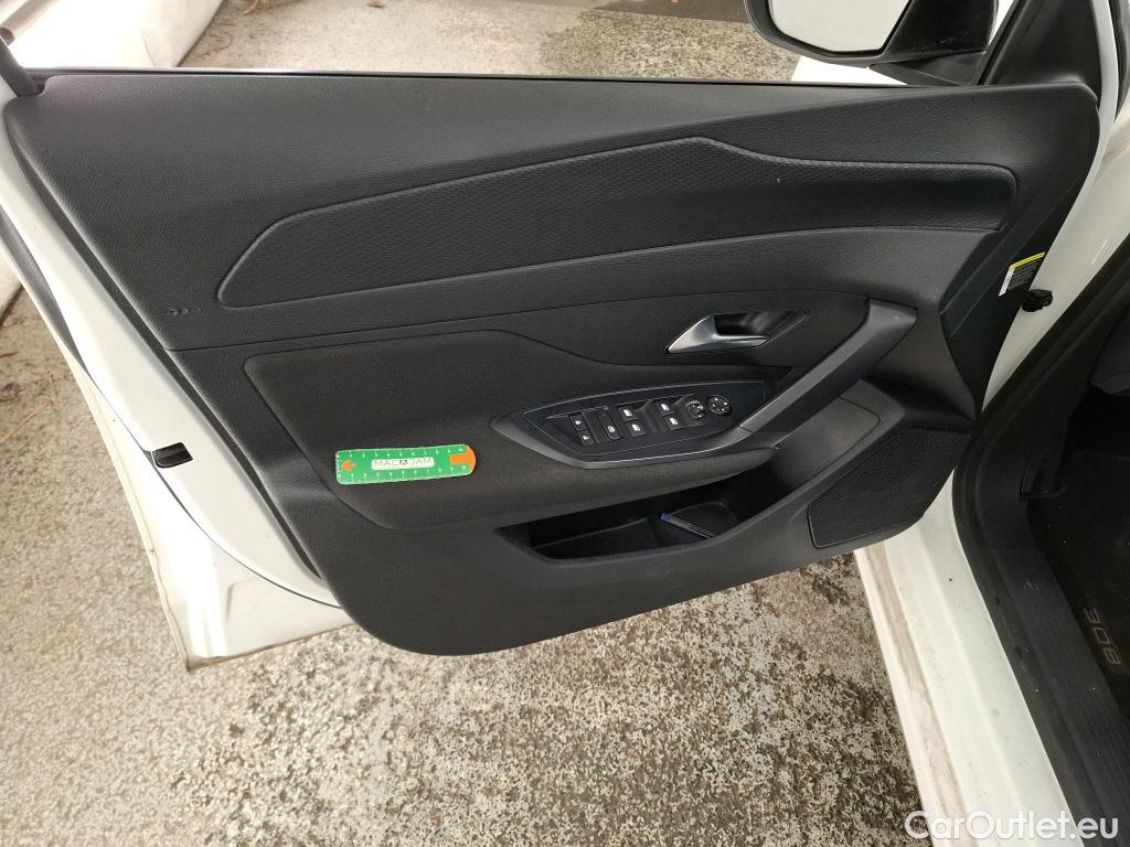  Peugeot  308 PEUGEOT  SW / 2021 / 5P / Break PureTech 130 S&S ACTIVE PACK #31